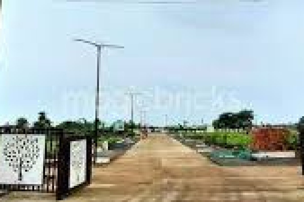 PLOT FOR SALE